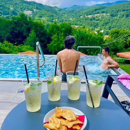 Casa Benassi ,room&suite , Con Piscina Riolunato