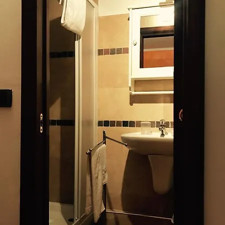 R&b Casa Benassi לינה וארוחת בוקר ריולונאטו